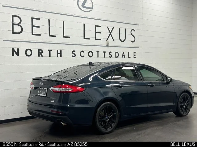 Used 2020 Blue Ford SE image 4