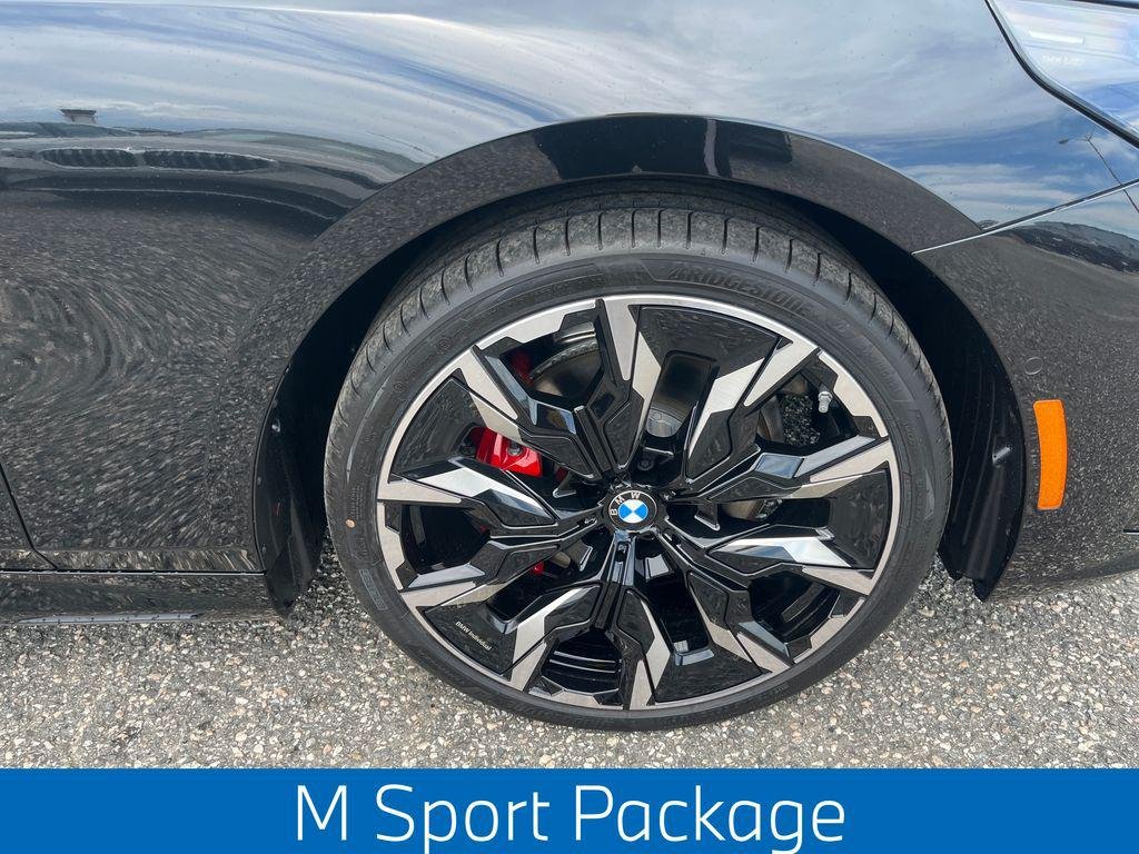 New 2026 Black Sapphire Metallic BMW 530i xDrive image 2