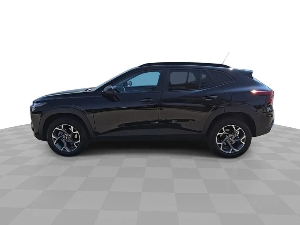 Certified Used 2026 Mosaic Black Metallic Chevrolet LT image 5
