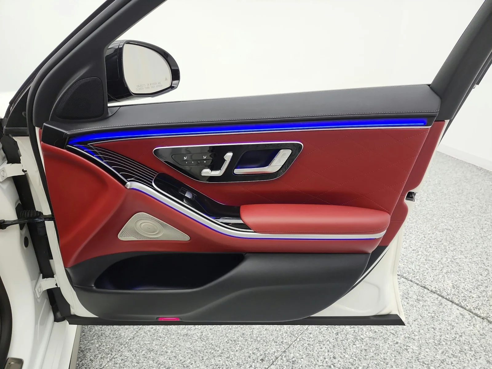 Certified Used 2023 MANUFAKTUR Diamond White Mercedes-Benz S 580 4MATIC® Sedan image 29