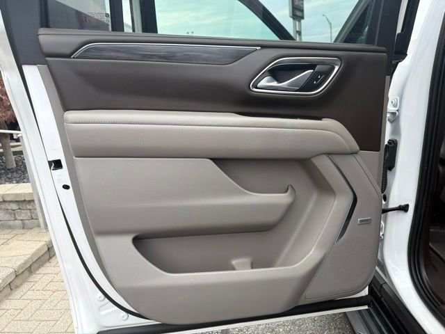 Used 2023 White GMC SLT image 13