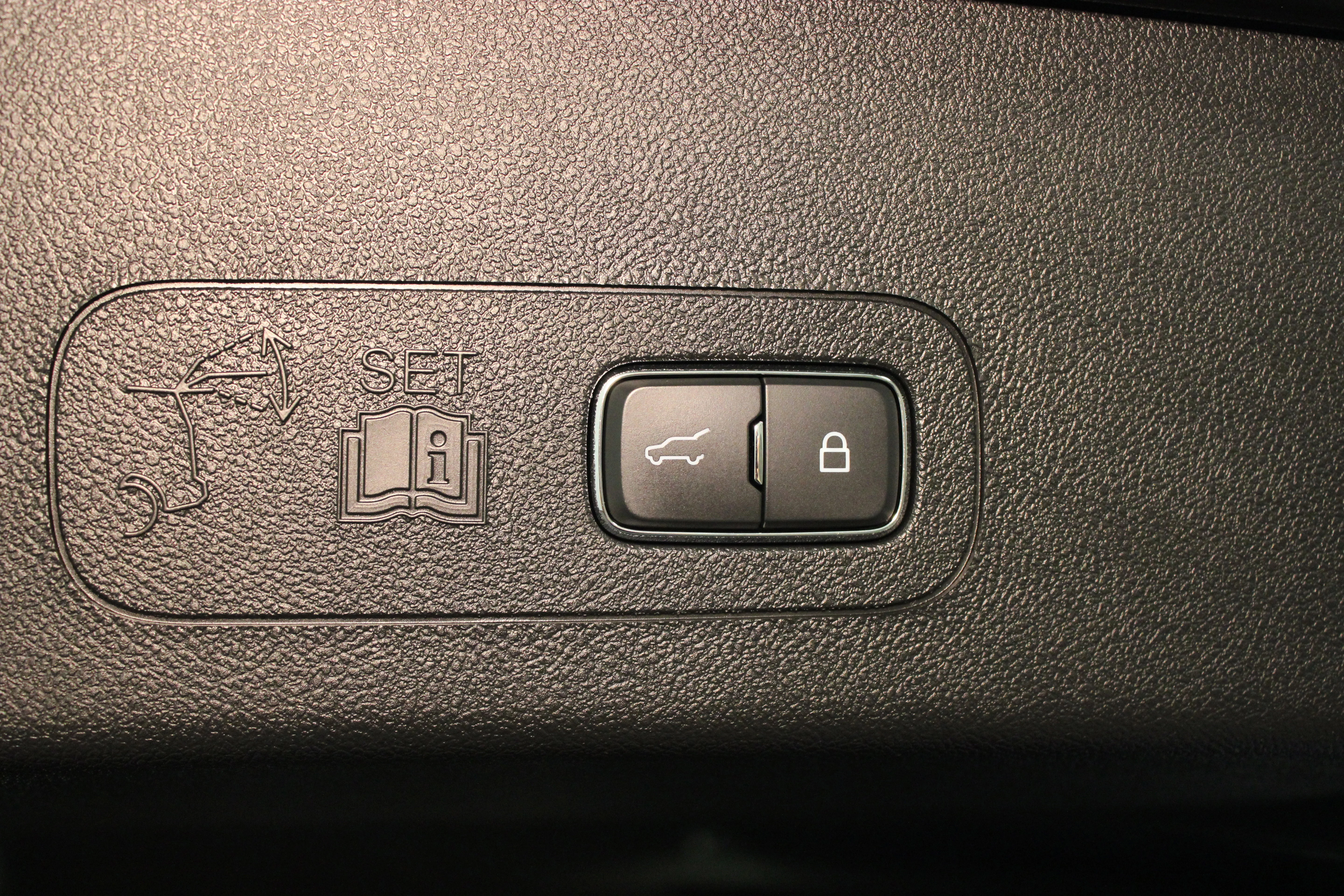 Used 2023 Black Metallic Lincoln Grand Touring image 16