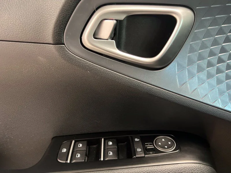 Used 2020 White Kia GT-Line image 19