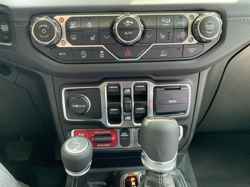 Used 2025 Gray Jeep Mojave image 26