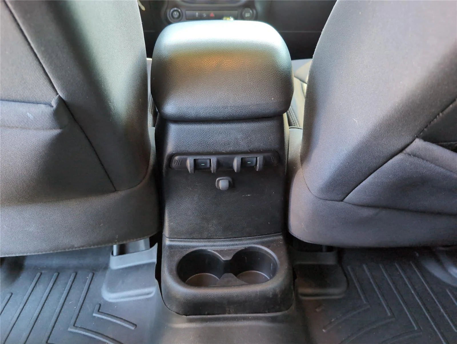 Used 2013 Gecko Pearl Jeep Sport image 34