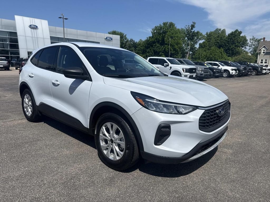 Used 2025 Silver Ford Active image 10