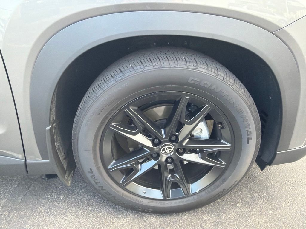 Used 2026 Gray Toyota Platinum image 14