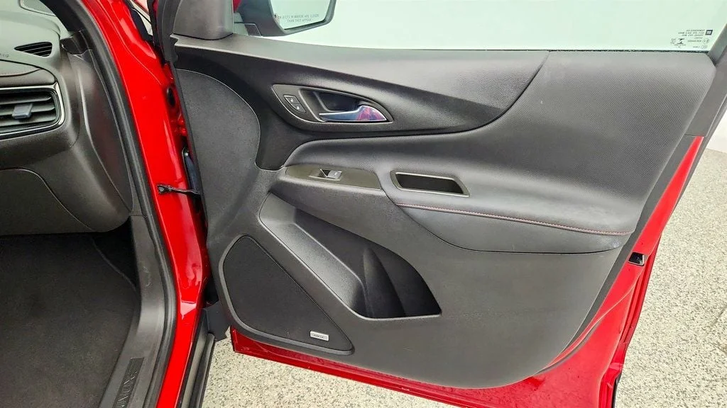 Used 2023 Radiant Red Tintcoat Chevrolet FWD 4dr RS w/ Leather Pkg & Safety/Infotainment Pkg image 25