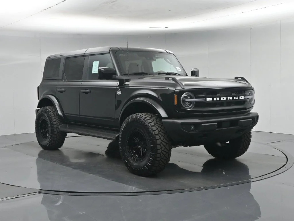New 2026 Shadow Black Ford Outer Banks image 56