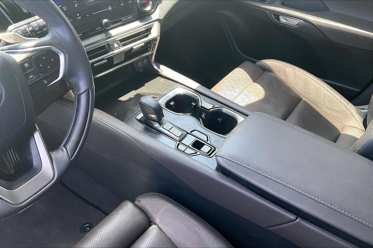 Used 2023 Copper Crest Lexus Luxury image 15