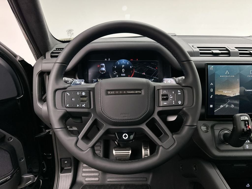 New 2026 Narvik Black Land Rover OCTA image 23
