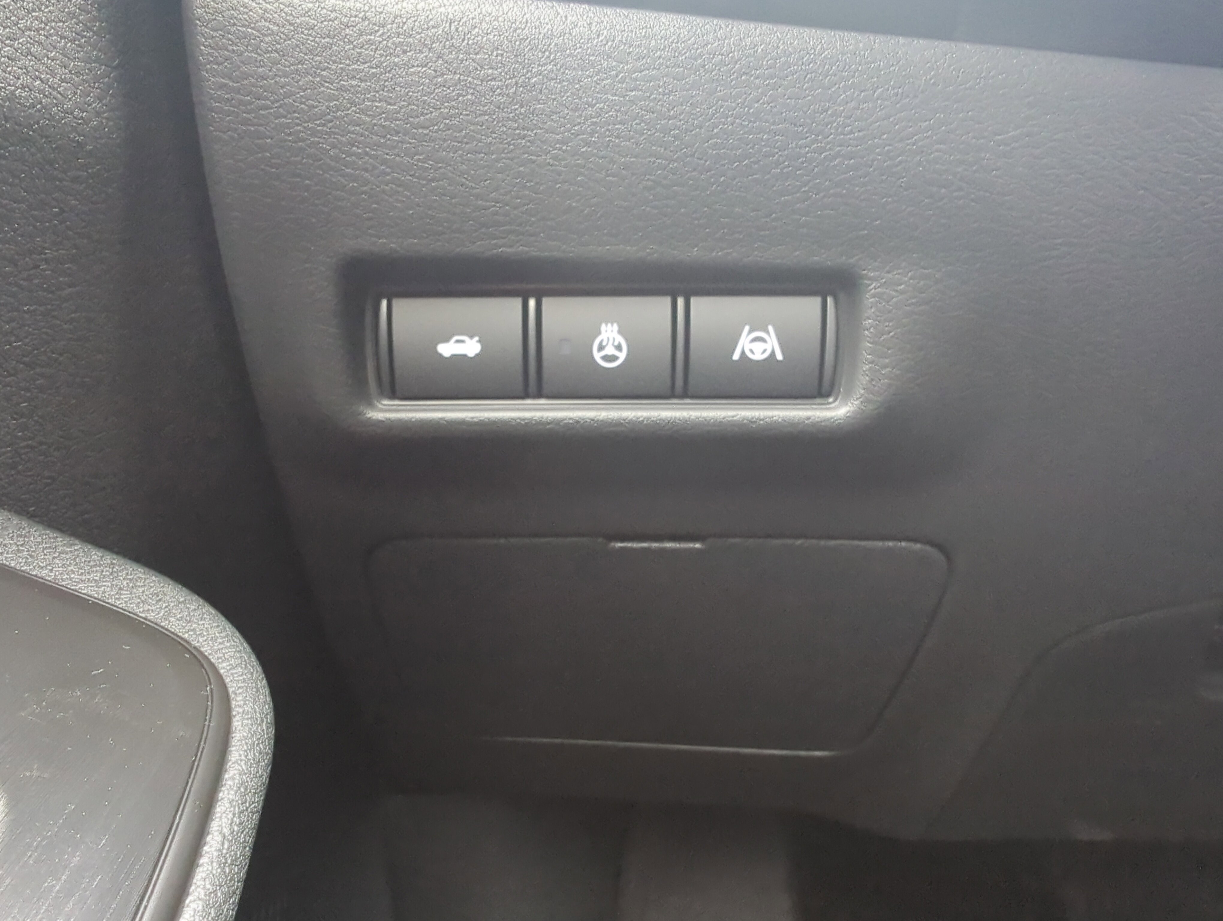 New 2026 Aspen White Tricoat/Super Black Nissan SR image 26