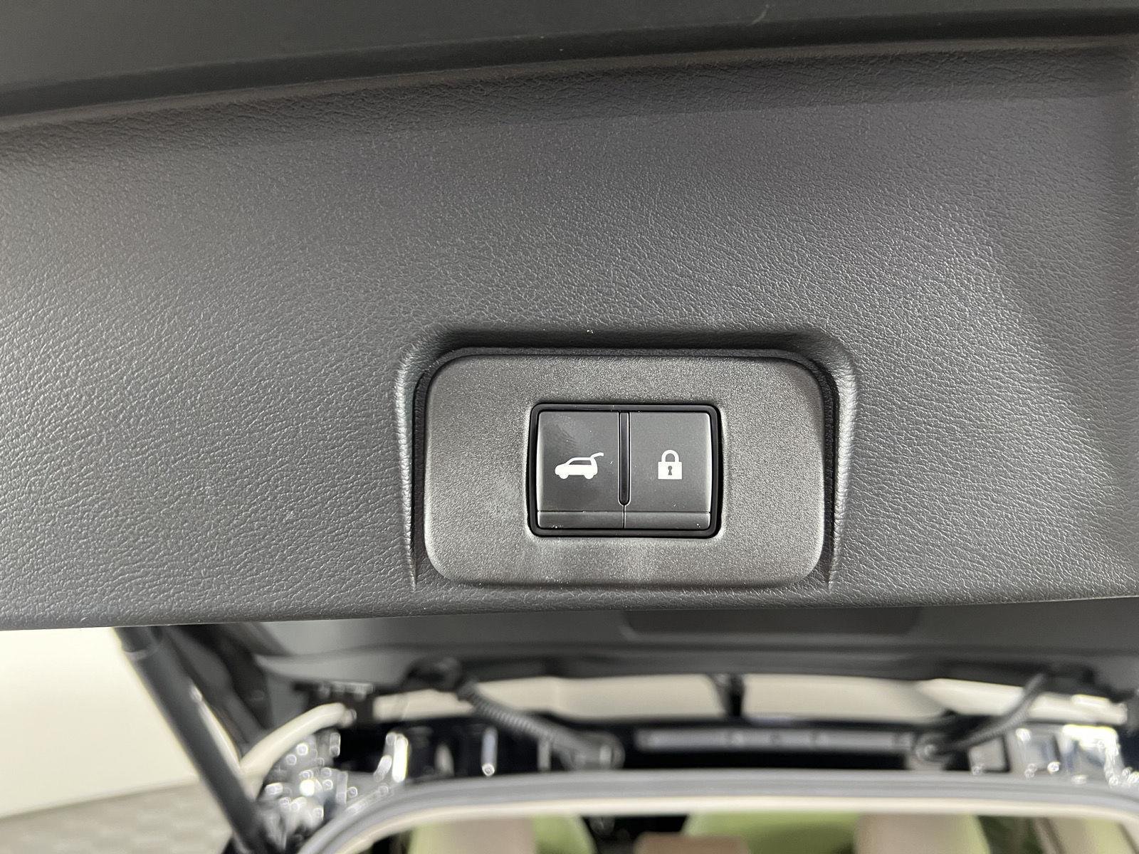 Used 2023 Super Black Nissan SV image 9