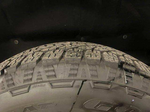 Used 2026 Summit White Chevrolet LT image 9