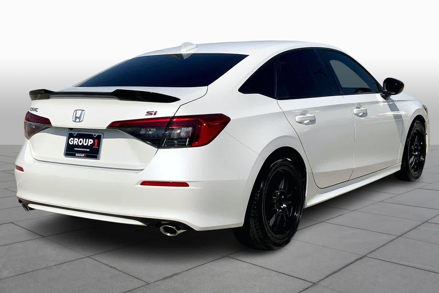 Used 2024 Platinum White Pearl Honda  image 25