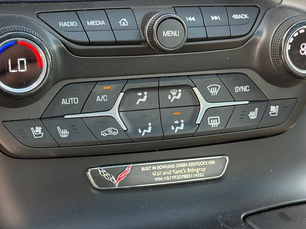 Used 2014 Black Chevrolet Base image 17