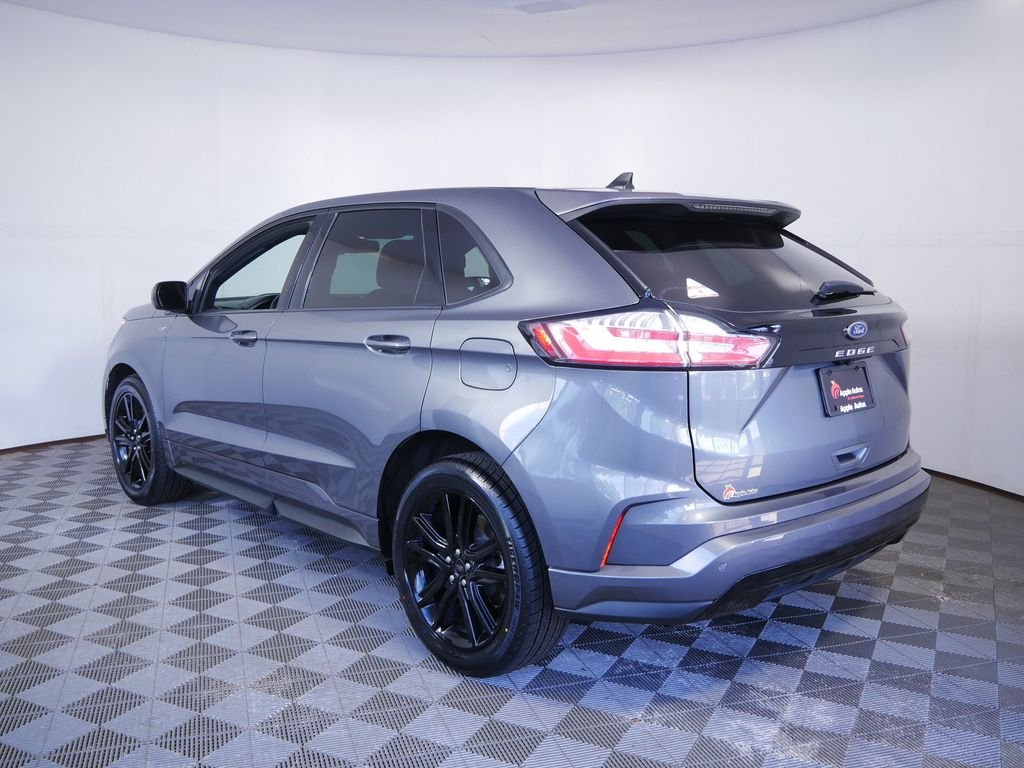 Used 2022 Gray Ford SEL image 4