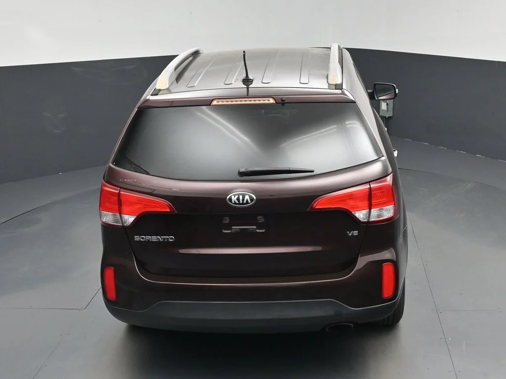 Used 2015 Red Kia LX image 25