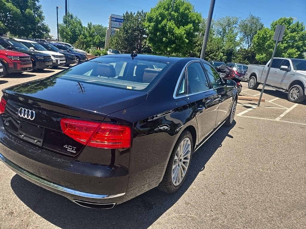 Used 2014  Audi 4.0T image 3