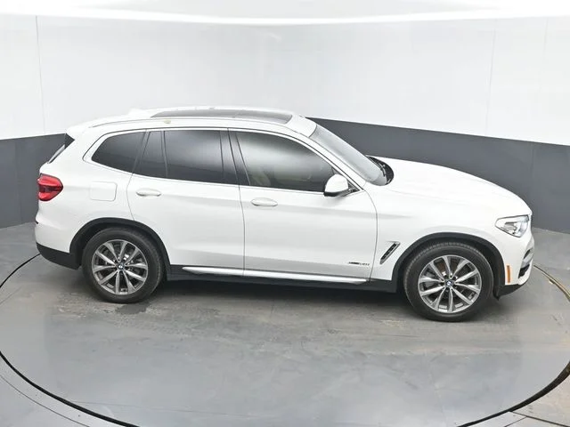 Used 2018 Alpine White BMW xDrive30i image 28