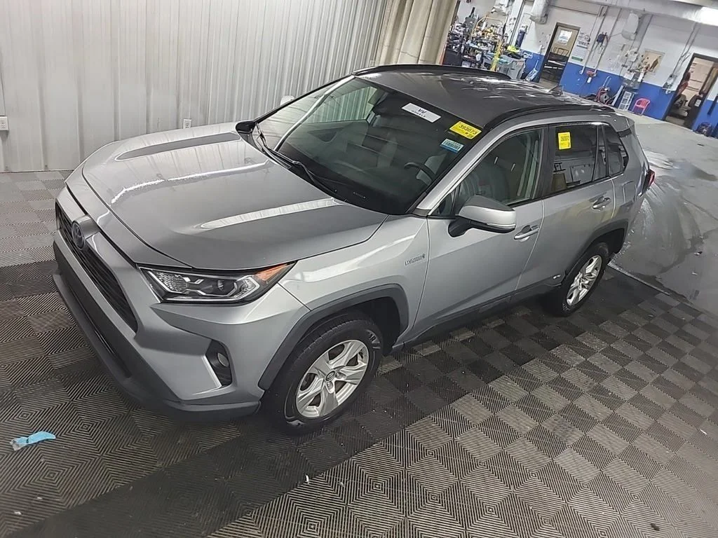 Certified Used 2021 Silver Toyota XLE image 11