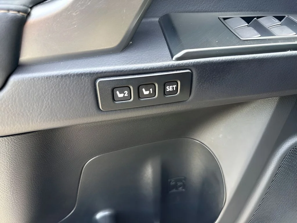 Used 2023 Silver Lexus 460 image 11