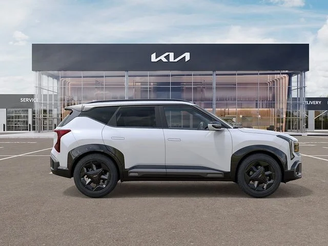 New 2027 White Kia X-Line S image 8