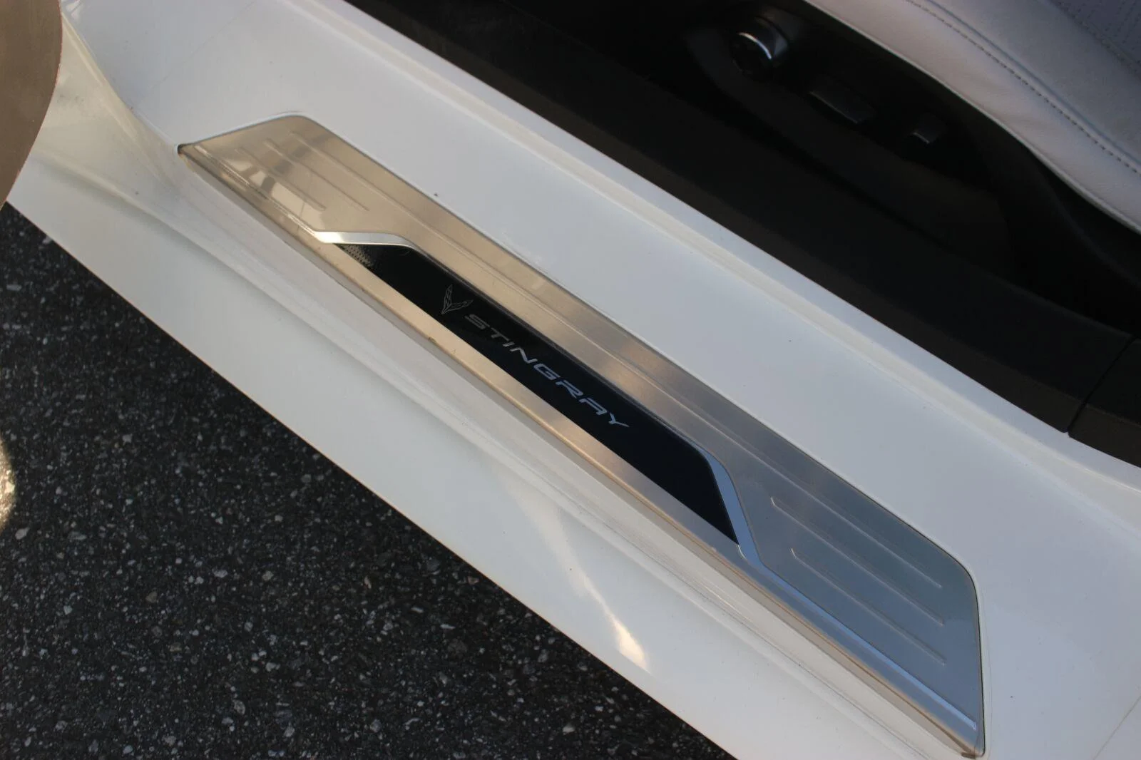 Used 2020 ARCTIC WHITE Chevrolet 2LT image 34