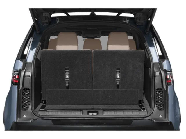 New 2026 Santorini Black Metallic Land Rover Dynamic SE image 10