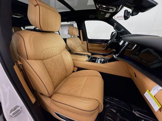 New 2026 Bright White Clear-Coat Exterior Paint Jeep Grand Wagoneer image 30