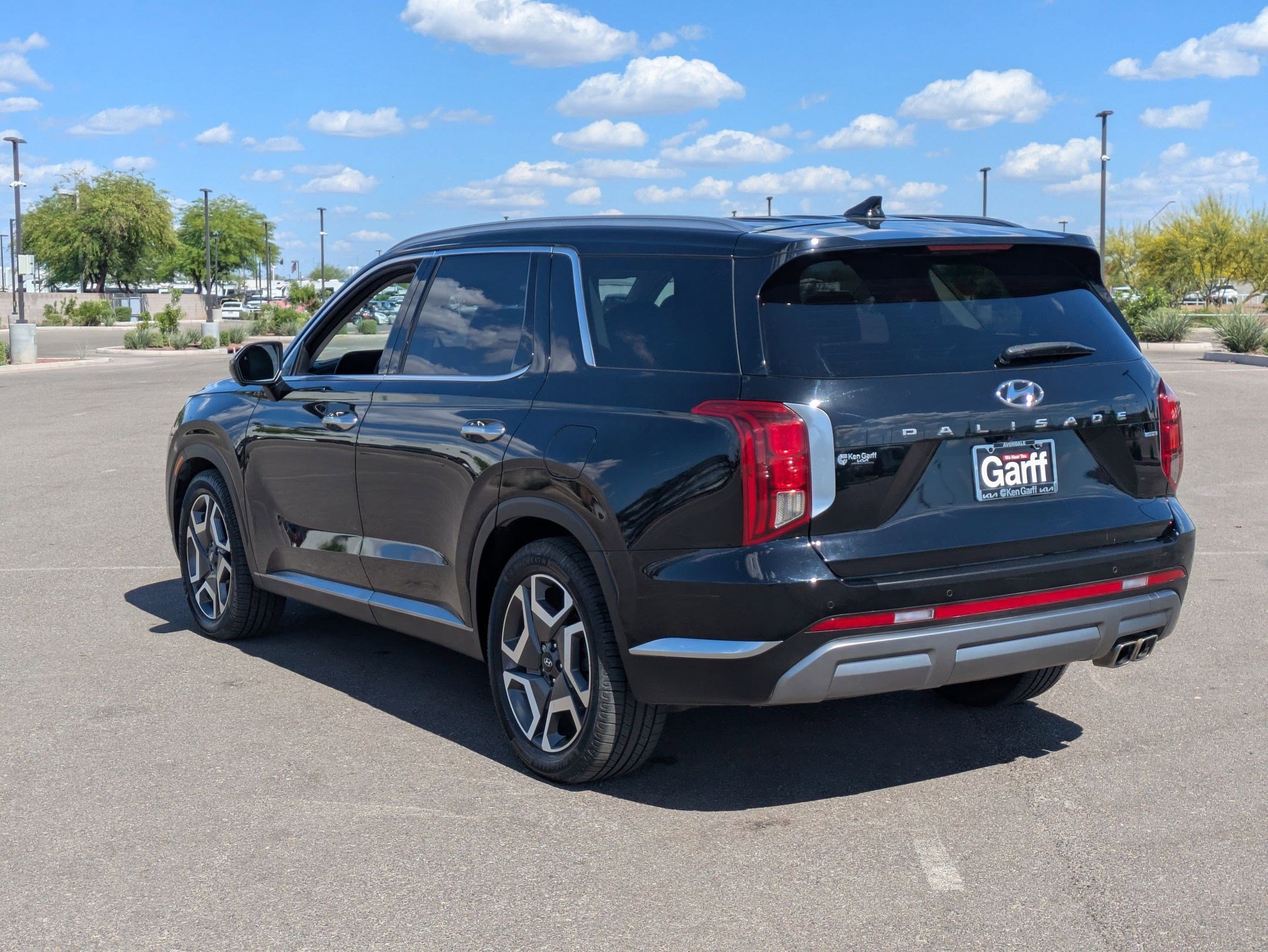 Certified Used 2023 Abyss Black Pearl Hyundai Limited image 4