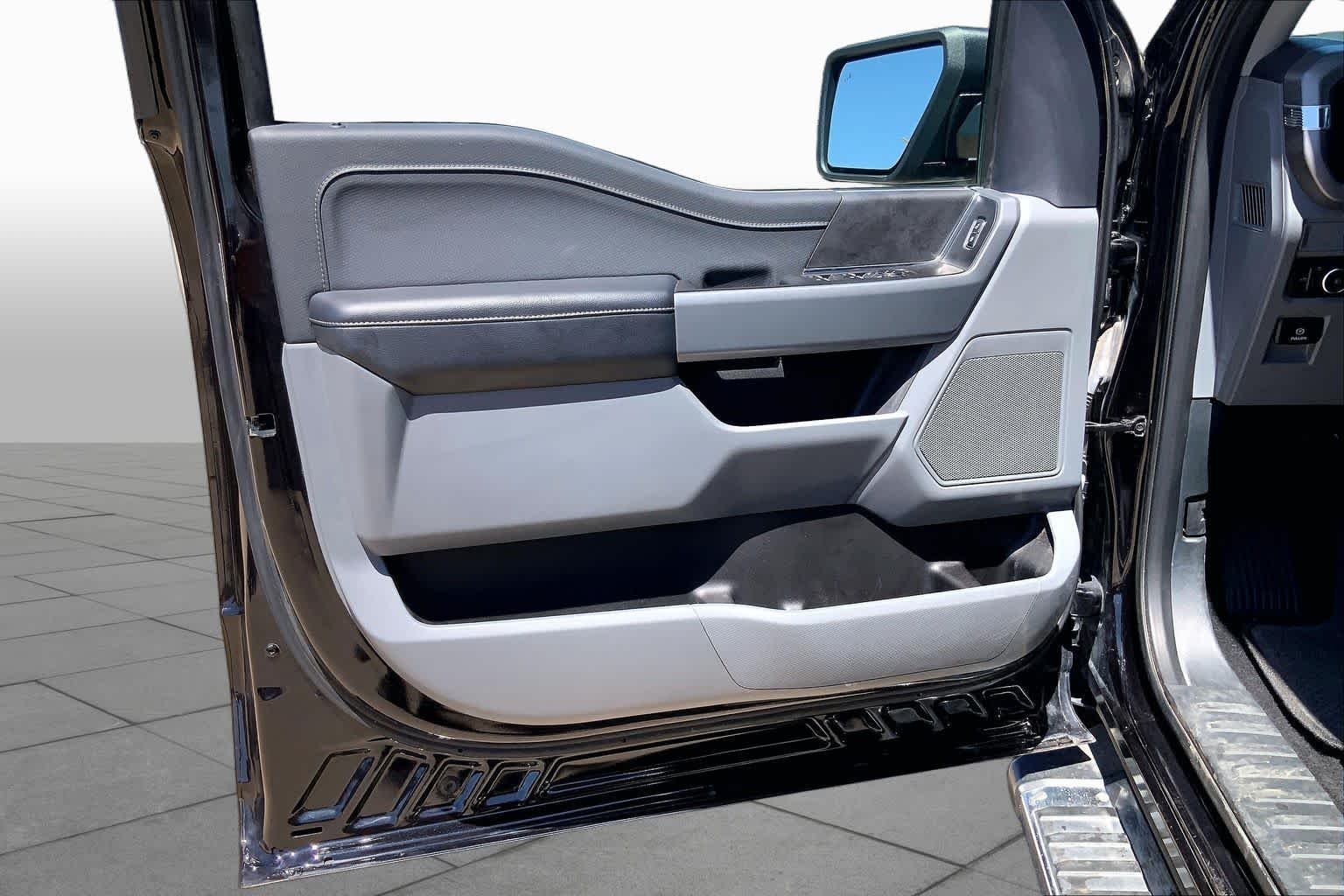 Used 2024 Agate Black Metallic Ford XLT image 22
