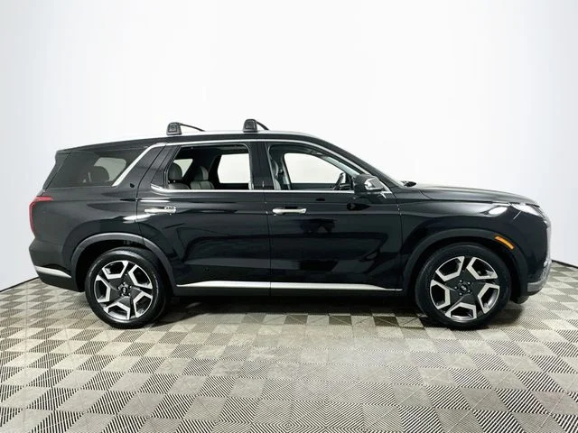 Certified Used 2025 Black Hyundai SEL Premium image 2