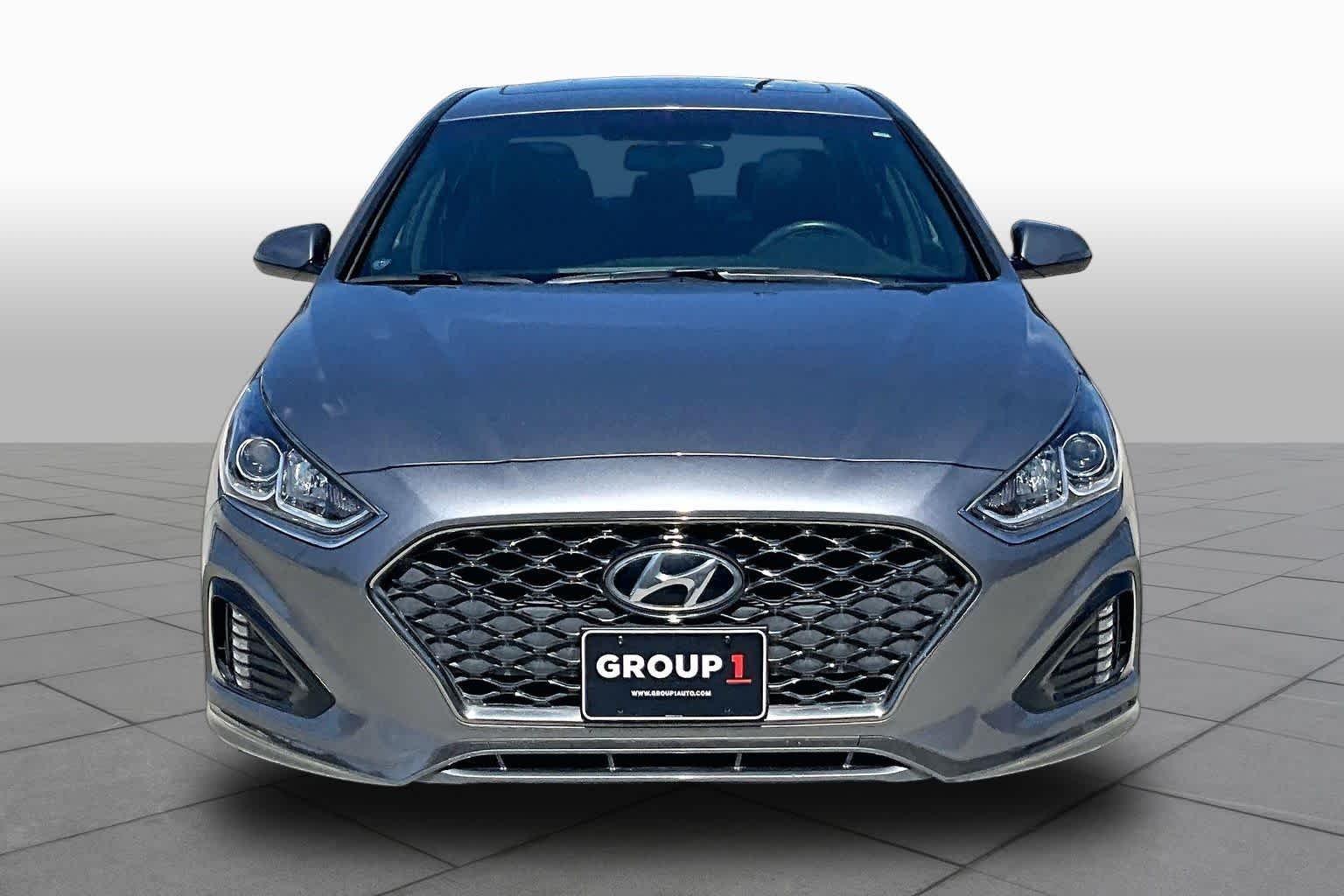 Used 2018 Machine Gray Hyundai Sport image 4