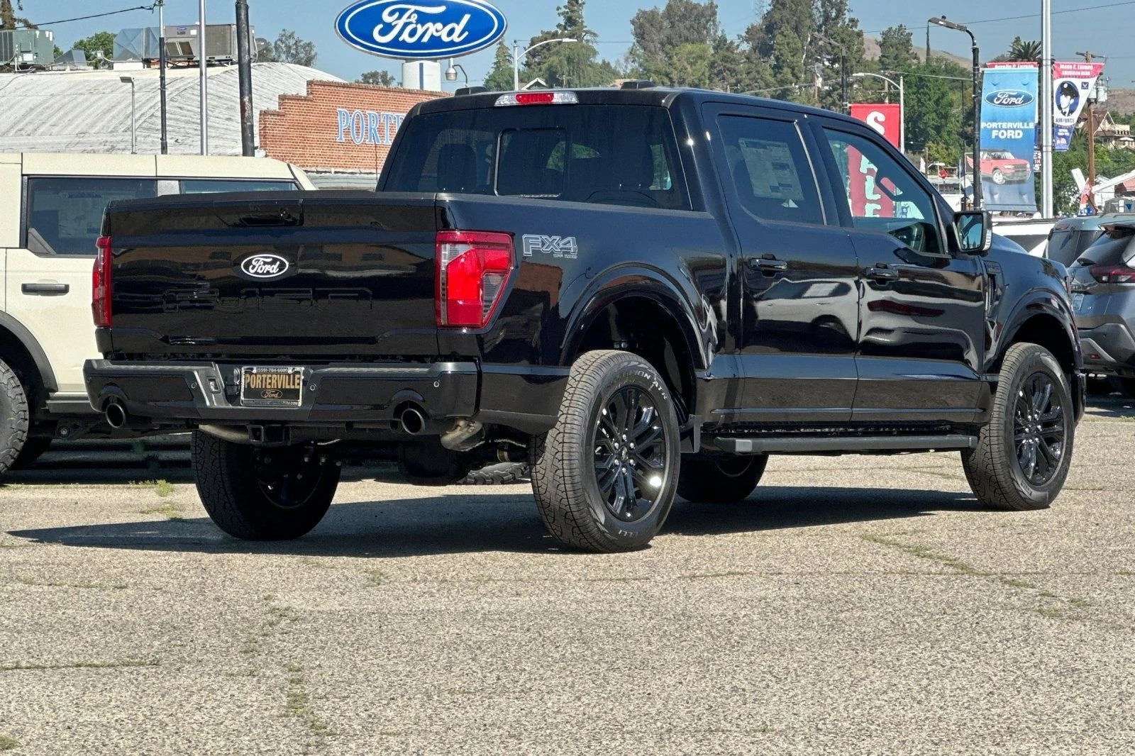 New 2026 Agate Black Metallic Ford XLT image 4
