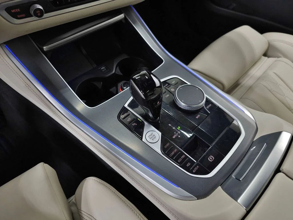 Used 2023 White BMW xDrive40i image 37