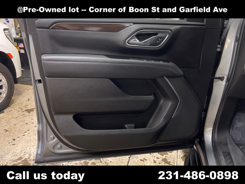 Used 2023  GMC SLE image 15
