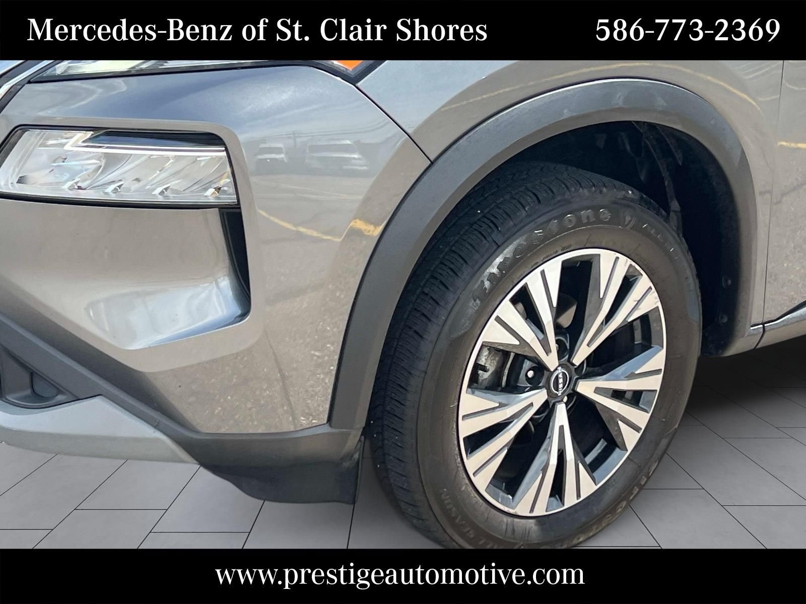 Used 2022 Gray Nissan SV image 10
