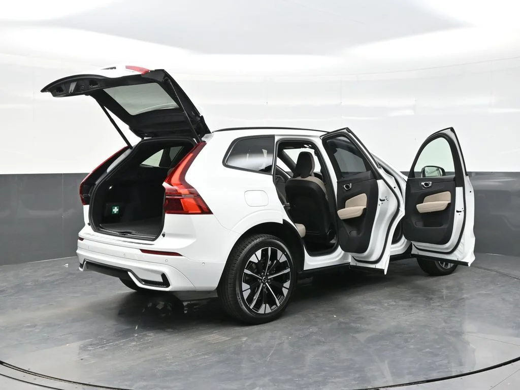 Used 2026 Crystal White Volvo Plus image 44