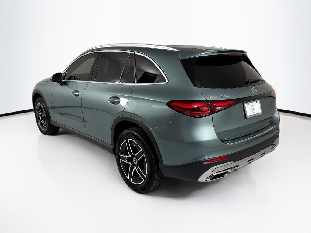 New 2027 Verde Silver Metallic Mercedes-Benz GLC 300 image 7