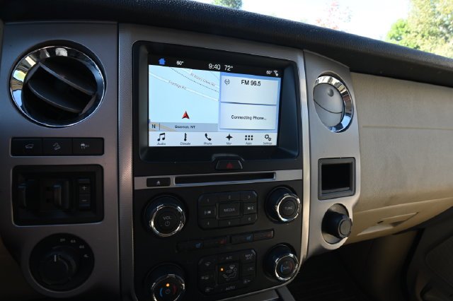 Used 2017 White Ford XLT image 13