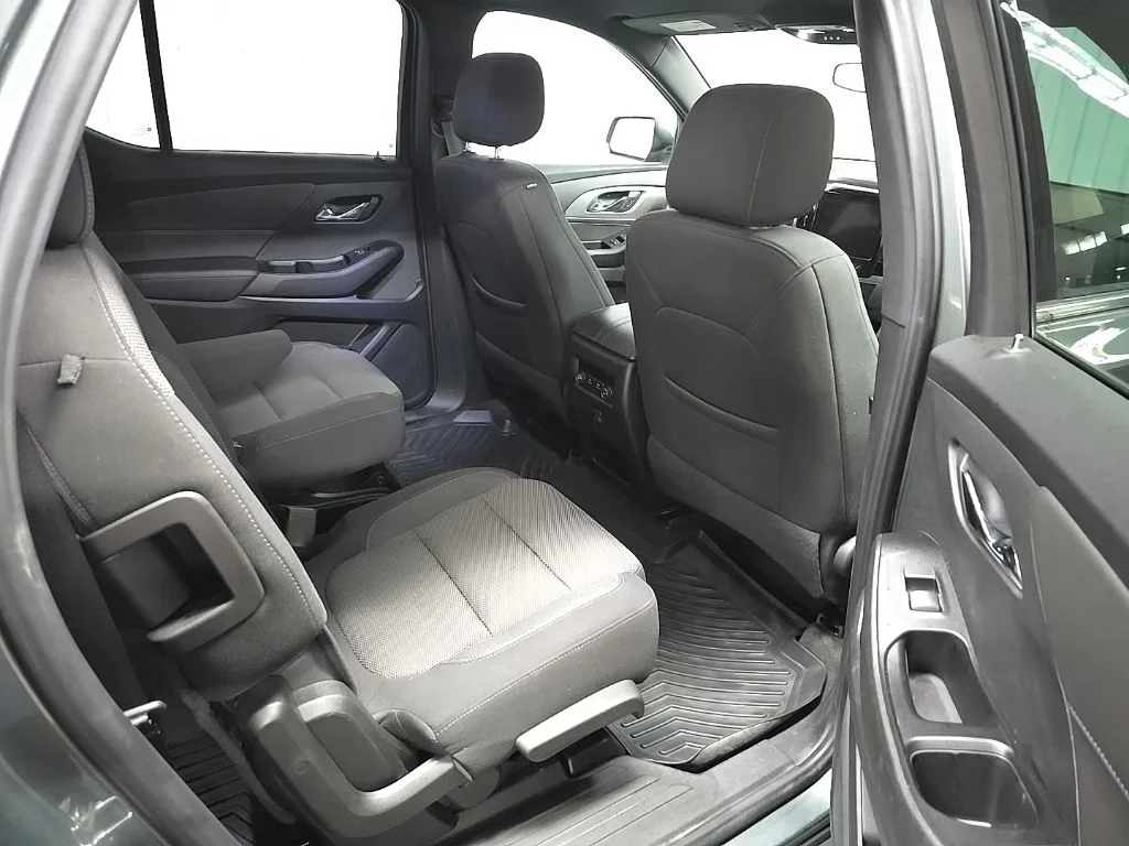 Used 2023 Green Chevrolet LT image 17