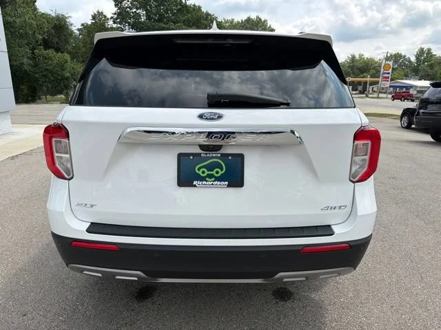 Certified Used 2022 White Ford XLT image 4