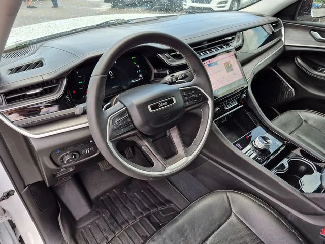 Used 2022 White Jeep 4xe image 27
