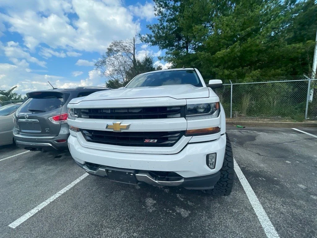 Used 2016 White Chevrolet LT image 4