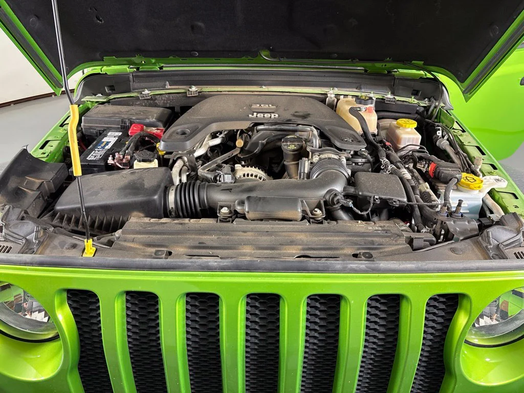Used 2019 Green Jeep Sport S image 40