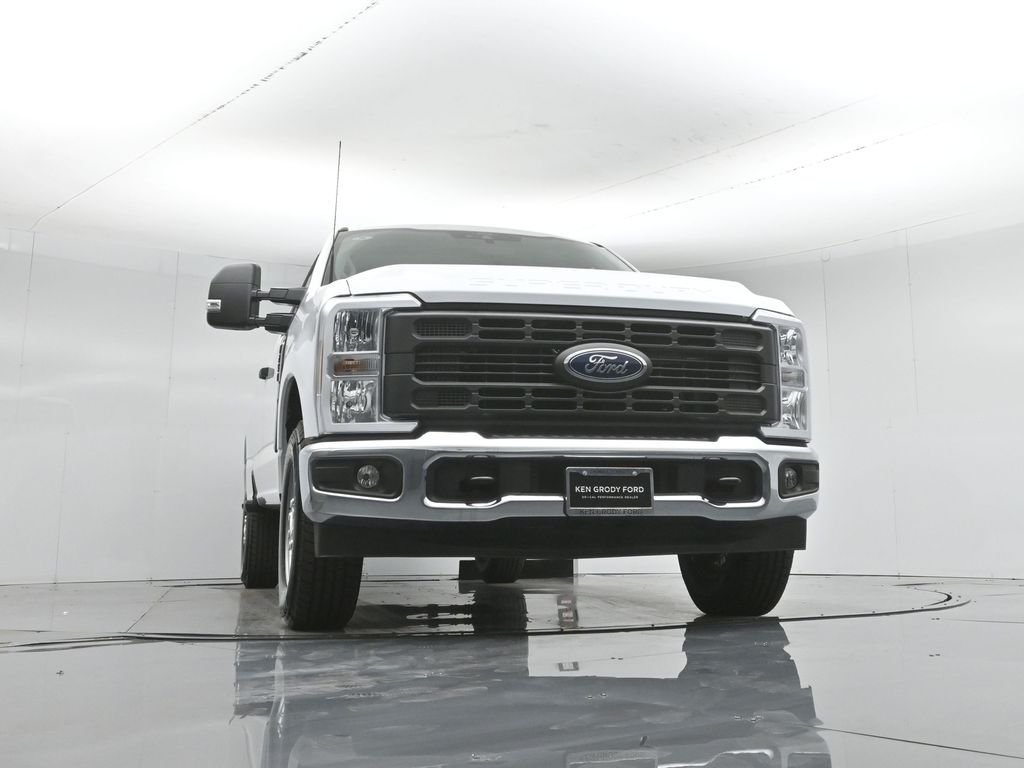 New 2026 Oxford White Ford XL image 47