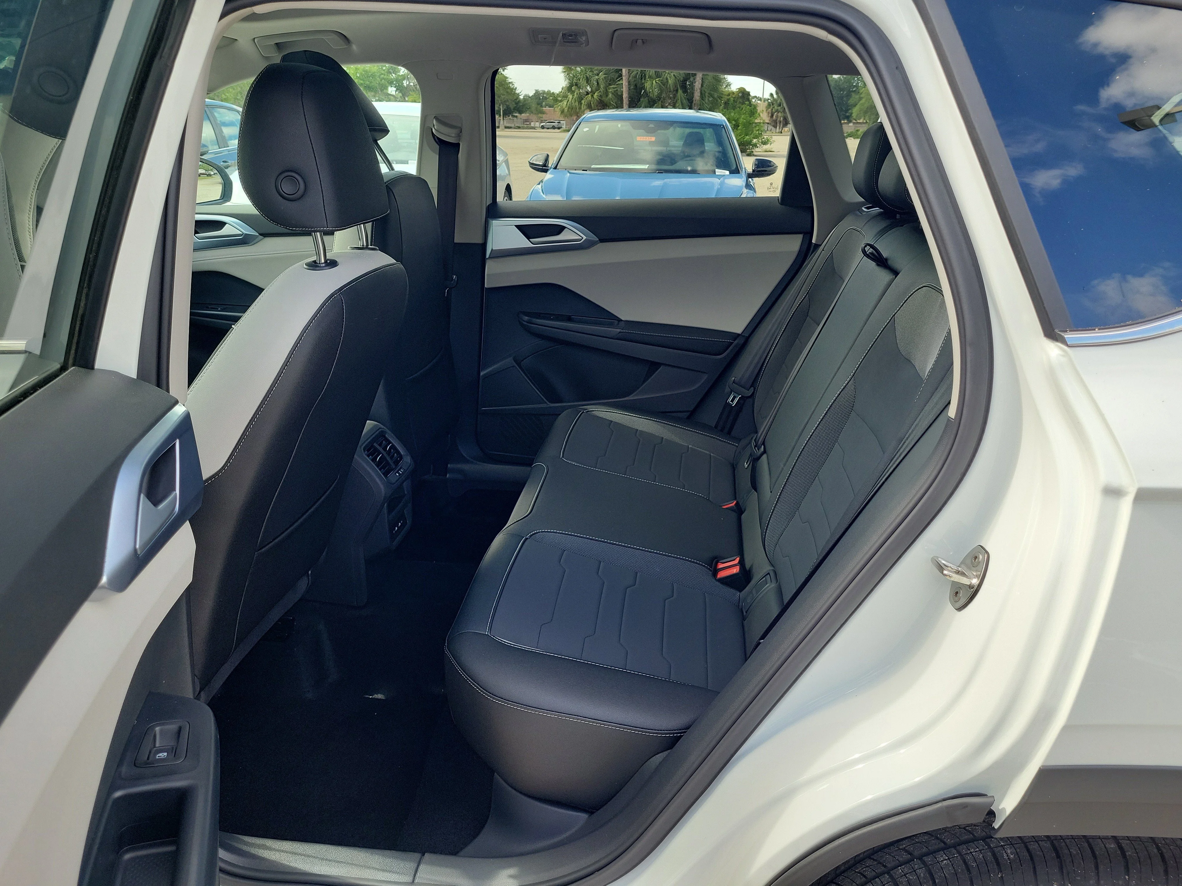 New 2026 White Volkswagen 1.5T SE image 12