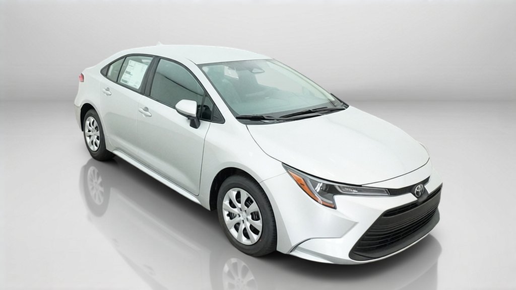 New 2027 Classic Silver Metallic Toyota LE image 5