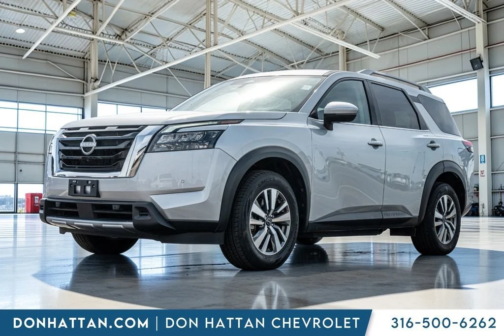 2025 Nissan Pathfinder SL 2WD's photo